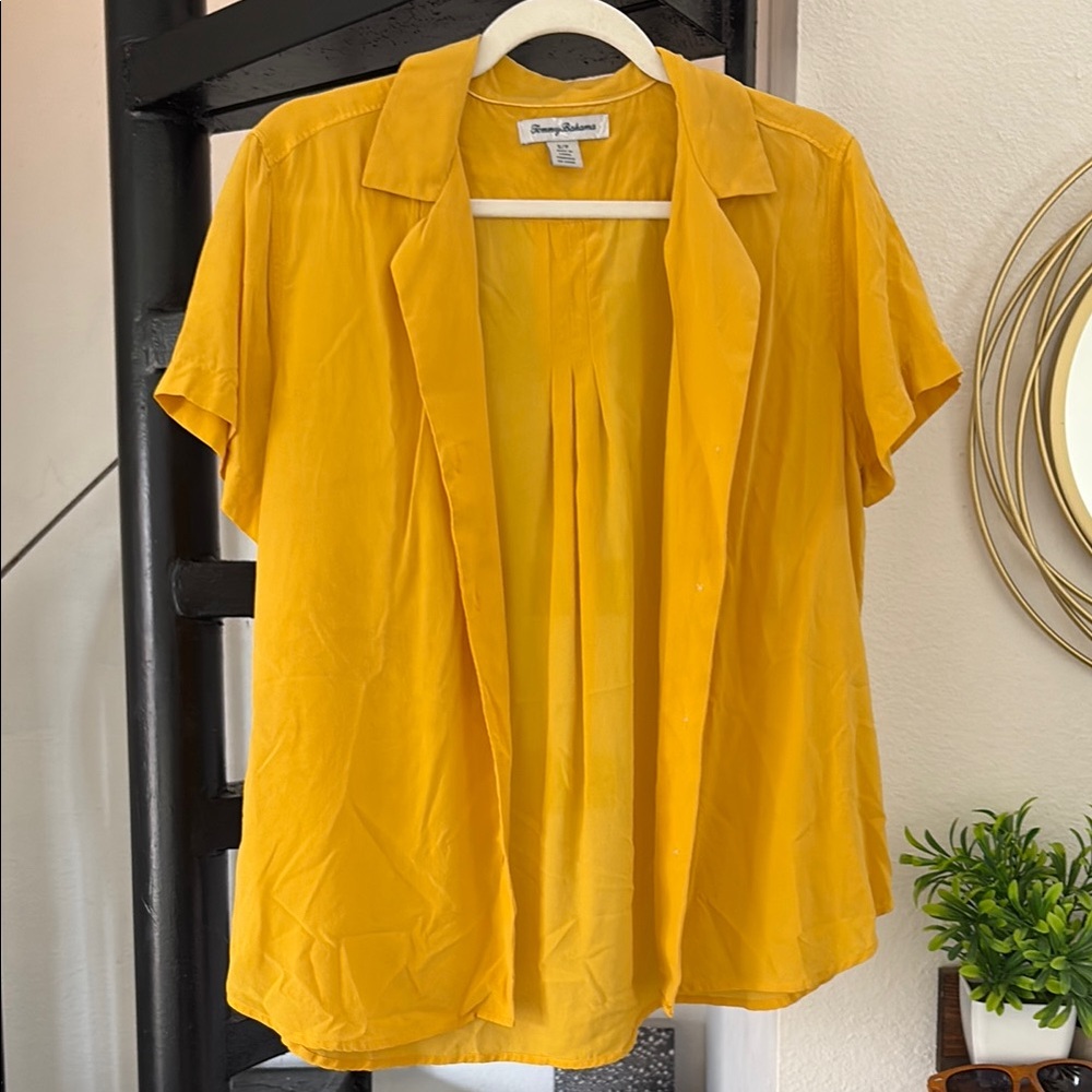 Tommy Bahama Yellow Pleated Short Sleeve Blouse